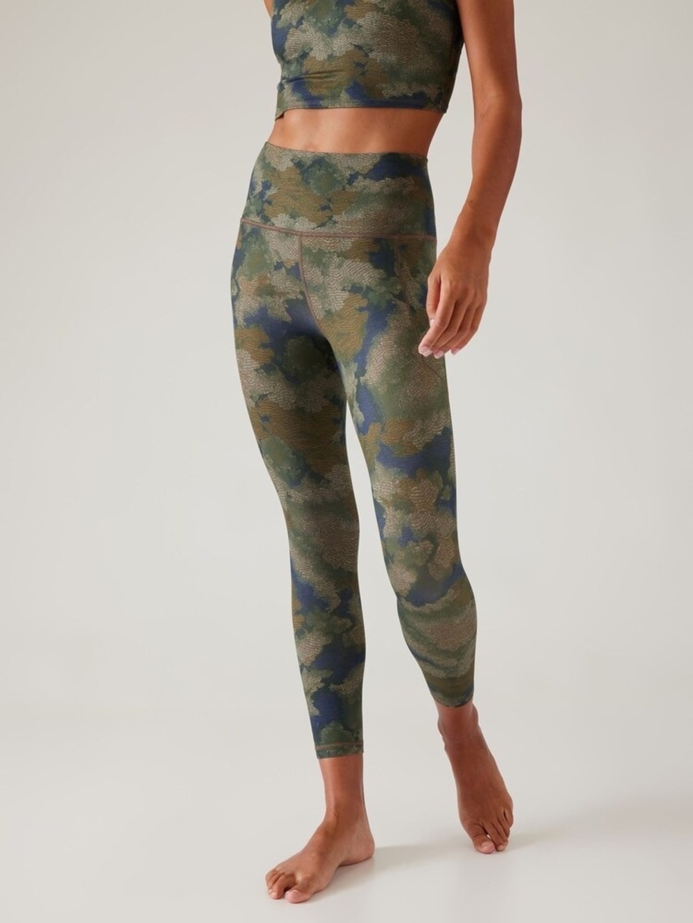 Athleta Salutation Stash 7/8 Tight, Green Patterned, Size S